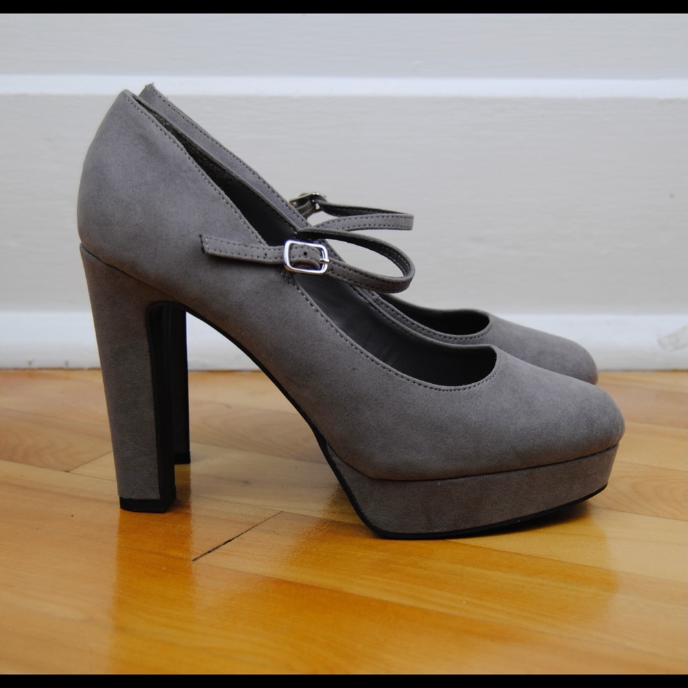 Grey platform Mary Jane heels, size 7/38